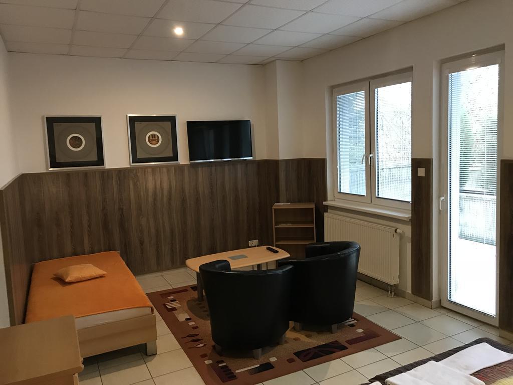 Batavya Penzion Topoľčany 外观 照片
